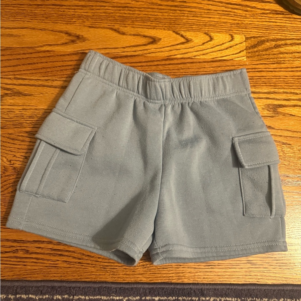 Women's Athletic Cargo Shorts in Light Gray